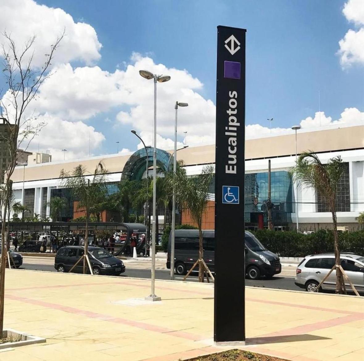 Moema Metro Shopping Apartamento *